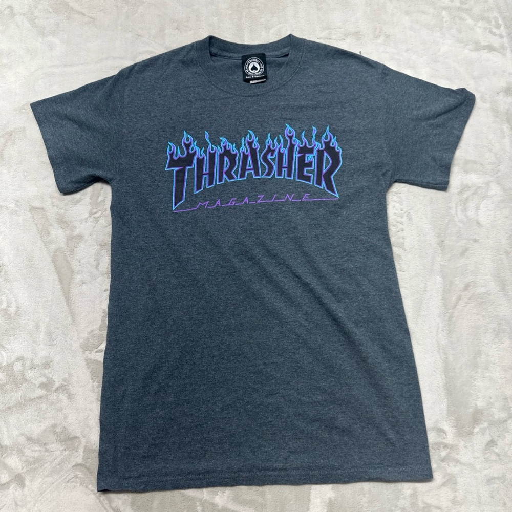 Y2K Thrasher skater tee 
Size Small